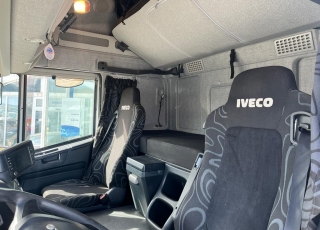 Cabeza tractora IVECO AT440S42TP, 
Hi Road,  Euro6, 
Automática con intarder, 
Del año 2015, 
Con 569.231km.
Neumáticos 315/80R22.5 CON EQUIPO DE HIDRAULICO Y LLANTAS DE ALUMINIO  Precio 27.900€+IVA, con tractora reacondicionada