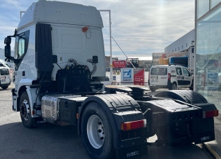 Cabeza tractora IVECO AT440S42TP, 
Hi Road,  Euro6, 
Automática con intarder, 
Del año 2015, 
Con 569.231km.
Neumáticos 315/80R22.5 CON EQUIPO DE HIDRAULICO Y LLANTAS DE ALUMINIO

Precio 27.900€+IVA, con tractora reacondicionada