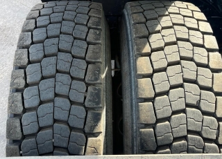 Cabeza tractora IVECO AT440S42TP, 
Hi Road,  Euro6, 
Automática con intarder, 
Del año 2015, 
Con 569.231km.
Neumáticos 315/80R22.5 CON EQUIPO DE HIDRAULICO Y LLANTAS DE ALUMINIO

Precio 27.900€+IVA, con tractora reacondicionada