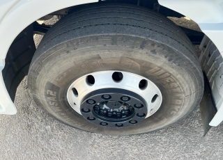 Cabeza tractora IVECO AT440S42TP, 
Hi Road,  Euro6, 
Automática con intarder, 
Del año 2015, 
Con 569.231km.
Neumáticos 315/80R22.5 CON EQUIPO DE HIDRAULICO Y LLANTAS DE ALUMINIO  Precio 27.900€+IVA, con tractora reacondicionada