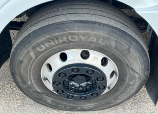 Cabeza tractora IVECO AT440S42TP, 
Hi Road,  Euro6, 
Automática con intarder, 
Del año 2015, 
Con 568.894km.
Neumáticos 315/80R22.5 CON EQUIPO DE HIDRAULICO Y LLANTAS DE ALUMINIO  Precio 27.000€+IVA, con tractora reacondicionada