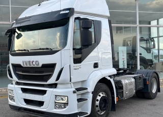 Cabeza tractora IVECO AT440S42TP, 
Hi Road,  Euro6, 
Automática con intarder, 
Del año 2015, 
Con 568.894km.
Neumáticos 315/80R22.5 CON EQUIPO DE HIDRAULICO Y LLANTAS DE ALUMINIO

Precio 27.000€+IVA, con tractora reacondicionada