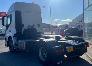 Cabeza tractora IVECO AT440S42TP, 
Hi Road,  Euro6, 
Automática con intarder, 
Del año 2016, 
Con 549.565km.
Neumáticos 315/80R22.5 CON EQUIPO DE HIDRAULICO Y LLANTAS DE ALUMINIO

Precio 29.500€+IVA, con tractora reacondicionada