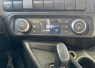 Cabeza tractora IVECO AT440S42TP, 
Hi Road,  Euro6, 
Automática con intarder, 
Del año 2016, 
Con 549.565km.
Neumáticos 315/80R22.5 CON EQUIPO DE HIDRAULICO Y LLANTAS DE ALUMINIO  Precio 29.500€+IVA, con tractora reacondicionada