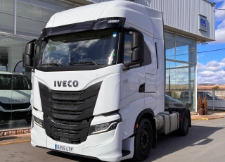 Tractor unit IVECO AS440S51TP S-WAY