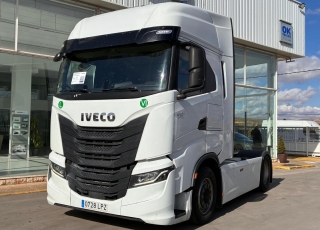 Tractor unit IVECO AS440S51TP S-WAY