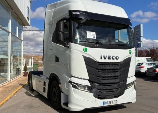 Tractor unit IVECO AS440S51TP S-WAY