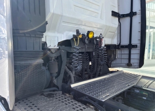 Tractor unit IVECO AS440S51TP S-WAY