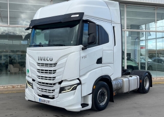 Tractor unit IVECO AS440S51TP S-WAY