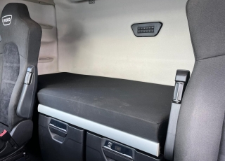 Tractor unit IVECO AS440S51TP S-WAY