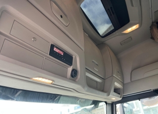 Tractor unit IVECO AS440S51TP S-WAY