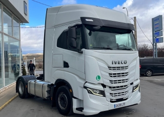 Tractor unit IVECO AS440S51TP S-WAY