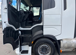 Tractor unit IVECO AS440S51TP S-WAY