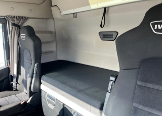 Tractor unit IVECO AS440S51TP S-WAY