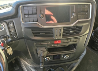 Tractor unit IVECO AS440S51TP S-WAY