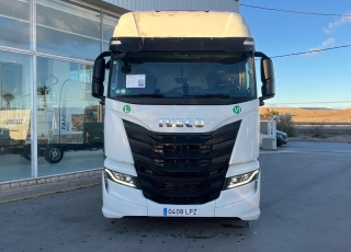 Tractor unit IVECO AS440S51TP S-WAY