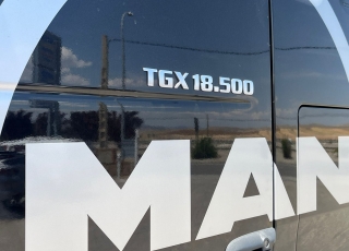 Cabeza tractora,
 MAN TGX 18.500, 
automática con retarder, 
de 2019, 
con 441.167km,
Con neumáticos 385/55R22.5 y 315/70R22.5 y llantas de aluminio.

Precio 58.500€ reacondicionada y sin garantía.