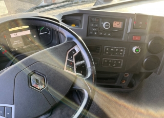 Cabeza tractora,
 RENAULT C430, 
automática, 
de 2014, 
con 659.986km,
Con neumáticos 315/80R22.5  Precio 26.500€ reacondicionada, sin garantía, homologada en España.