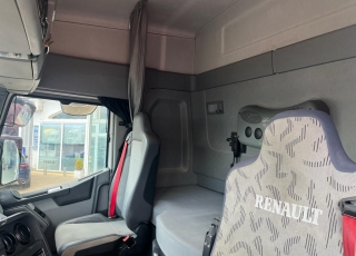 Cabeza tractora,
 RENAULT T460, 
automática  con  retarder y equipo de hidraulico
de 2015, 
con 925.714km,
Con neumáticos 315/80R22.5  Precio 19.500€ reacondicionada