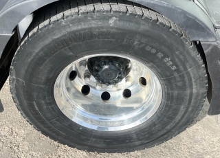 Cabeza tractora,
 RENAULT T480, 
automática, con retarder
de 2015, 
con 434.953km,
Con neumáticos 315/80R22.5  Precio 36.900€ reacondicionada,