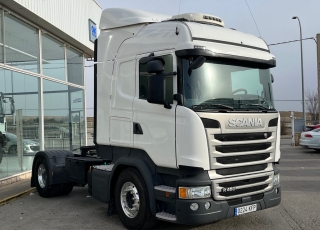 Cabeza tractora,
SCANIA R450, 
automática con intarder, 
de 2017, 
con 665.145km,
Con neumáticos 385/65R22.5 y 315/80R22.5  Precio 42.500€ reacondicionada, sin garantía.
