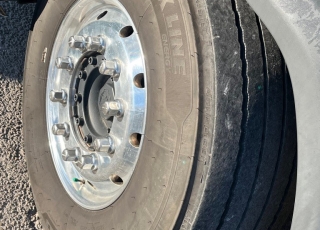 Cabeza tractora,
SCANIA R450, 
automática con intarder, 
de 2017, 
con 665.145km,
Con neumáticos 385/65R22.5 y 315/80R22.5  Precio 42.500€ reacondicionada, sin garantía.