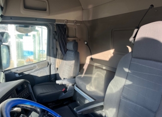 Cabeza tractora,
SCANIA R450, 
automática con intarder, 
de 2017, 
con 665.145km,
Con neumáticos 385/65R22.5 y 315/80R22.5  Precio 42.500€ reacondicionada, sin garantía.