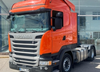 Cabeza tractora,
SCANIA R450, 
automática con intarder, 
de 2017, 
con 716.953km,
Con neumáticos 385/55R22.5 y 315/70R22.5

Precio 39.900€ reacondicionada, .