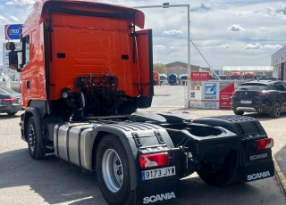 Cabeza tractora,
SCANIA R450, 
automática con intarder, 
de 2017, 
con 716.953km,
Con neumáticos 385/55R22.5 y 315/70R22.5  Precio 39.900€ reacondicionada, .