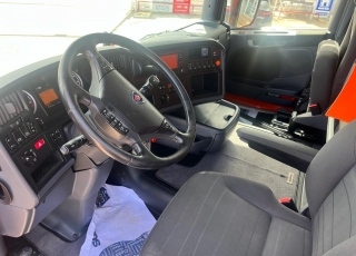 Cabeza tractora,
SCANIA R450, 
automática con intarder, 
de 2017, 
con 716.953km,
Con neumáticos 385/55R22.5 y 315/70R22.5  Precio 39.900€ reacondicionada, .