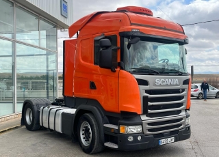 Cabeza tractora,
SCANIA R450, 
automática con intarder, 
de 2017, 
con 696.559km,
Con neumáticos 385/55R22.5 y 315/70R22.5

Precio 43.500€ reacondicionada, .