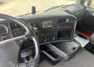 Cabeza tractora,
SCANIA R450, 
automática con intarder, 
de 2017, 
con 696.559km,
Con neumáticos 385/55R22.5 y 315/70R22.5  Precio 43.500€ reacondicionada, .