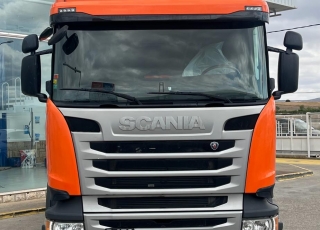 Cabeza tractora,
SCANIA R450, 
automática con intarder, 
de 2017, 
con 720.559km,
Con neumáticos 385/55R22.5 y 315/70R22.5  Precio 39.900€ reacondicionada, .