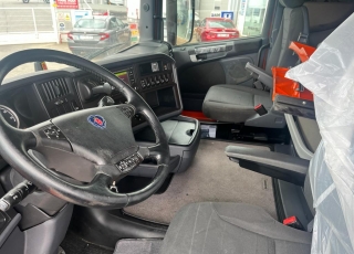 Cabeza tractora,
SCANIA R450, 
automática con intarder, 
de 2017, 
con 720.559km,
Con neumáticos 385/55R22.5 y 315/70R22.5  Precio 39.900€ reacondicionada, .