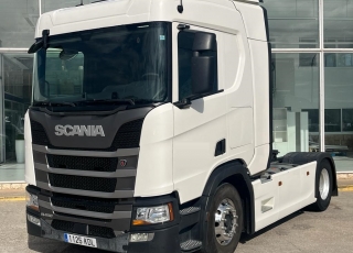 Cabeza tractora,
SCANIA R450, 
automática con intarder, 
de 2017, 
con 676.691km,
Con neumáticos 385/70R22.5 y 315/70R22.5
CON EQUIPO DE HIDRAULICO Y LLANTAS DE ALUMINIO