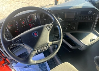 Cabeza tractora,
SCANIA R450, 
automática con intarder, 
de 2017, 
con 679.605km,
Con neumáticos 385/55R22.5 y 315/70R22.5  Precio 42.500€ reacondicionada, .