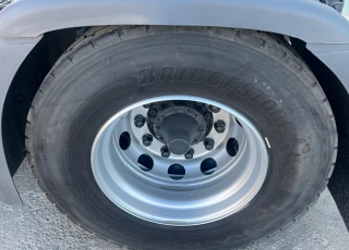 Cabeza tractora,
SCANIA R450, 
automática con intarder, 
de 2017, 
con 679.605km,
Con neumáticos 385/55R22.5 y 315/70R22.5  Precio 42.500€ reacondicionada, .