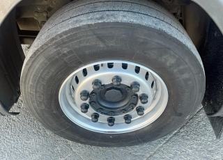 Cabeza tractora,
SCANIA R450, 
automática con intarder, 
de 2017, 
con 679.605km,
Con neumáticos 385/55R22.5 y 315/70R22.5  Precio 42.500€ reacondicionada, .