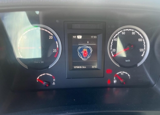 Cabeza tractora,
SCANIA R450, 
automática con intarder, 
de 2017, 
con 679.605km,
Con neumáticos 385/55R22.5 y 315/70R22.5  Precio 42.500€ reacondicionada, .