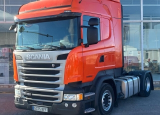 Cabeza tractora,
SCANIA R450, 
automática con intarder, 
de 2017, 
con 683.661km,
Con neumáticos 385/55R22.5 y 315/70R22.5  Precio 42.500€ reacondicionada, .