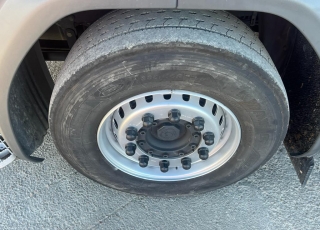 Cabeza tractora,
SCANIA R450, 
automática con intarder, 
de 2017, 
con 683.661km,
Con neumáticos 385/55R22.5 y 315/70R22.5  Precio 42.500€ reacondicionada, .