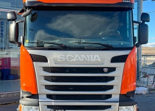 Cabeza tractora,
SCANIA R450, 
automática con intarder, 
de 2017, 
con 683.661km,
Con neumáticos 385/55R22.5 y 315/70R22.5  Precio 42.500€ reacondicionada, .