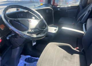 Cabeza tractora,
SCANIA R450, 
automática con intarder, 
de 2017, 
con 683.661km,
Con neumáticos 385/55R22.5 y 315/70R22.5  Precio 42.500€ reacondicionada, .