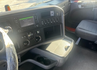 Cabeza tractora,
SCANIA R450, 
automática con intarder, 
de 2017, 
con 683.661km,
Con neumáticos 385/55R22.5 y 315/70R22.5  Precio 42.500€ reacondicionada, .
