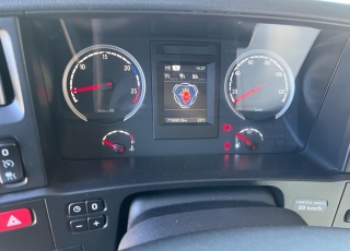 Cabeza tractora,
SCANIA R450, 
automática con intarder, 
de 2017, 
con 715.690km,
Con neumáticos  315/70R22.5  Precio 39.900€