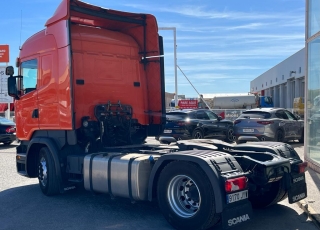 Cabeza tractora,
SCANIA R450, 
automática con intarder, 
de 2017, 
con 715.690km,
Con neumáticos  315/70R22.5  Precio 39.900€