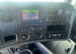 Cabeza tractora,
SCANIA R520, 
automática con intarder, 
de 2014, 
con 1.101.927km,
Con neumáticos 385/65R22.5 y 315/80R22.5  Precio 32.500€