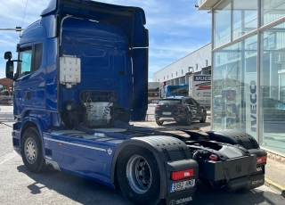 Cabeza tractora,
SCANIA R520, 
automática con intarder, 
de 2014, 
con 1.101.927km,
Con neumáticos 385/65R22.5 y 315/80R22.5  Precio 32.500€