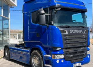 Cabeza tractora,
SCANIA R520, 
automática con intarder, 
de 2014, 
con 1.101.927km,
Con neumáticos 385/65R22.5 y 315/80R22.5  Precio 32.500€