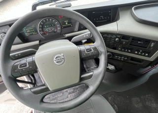Cabeza tractora,
 VOLVO FH.460, 
 Caja de cambios automática, 
del año  2019, 
con tan solo 495.513km,
Con neumáticos 315/70R22.5  reacondicionada.